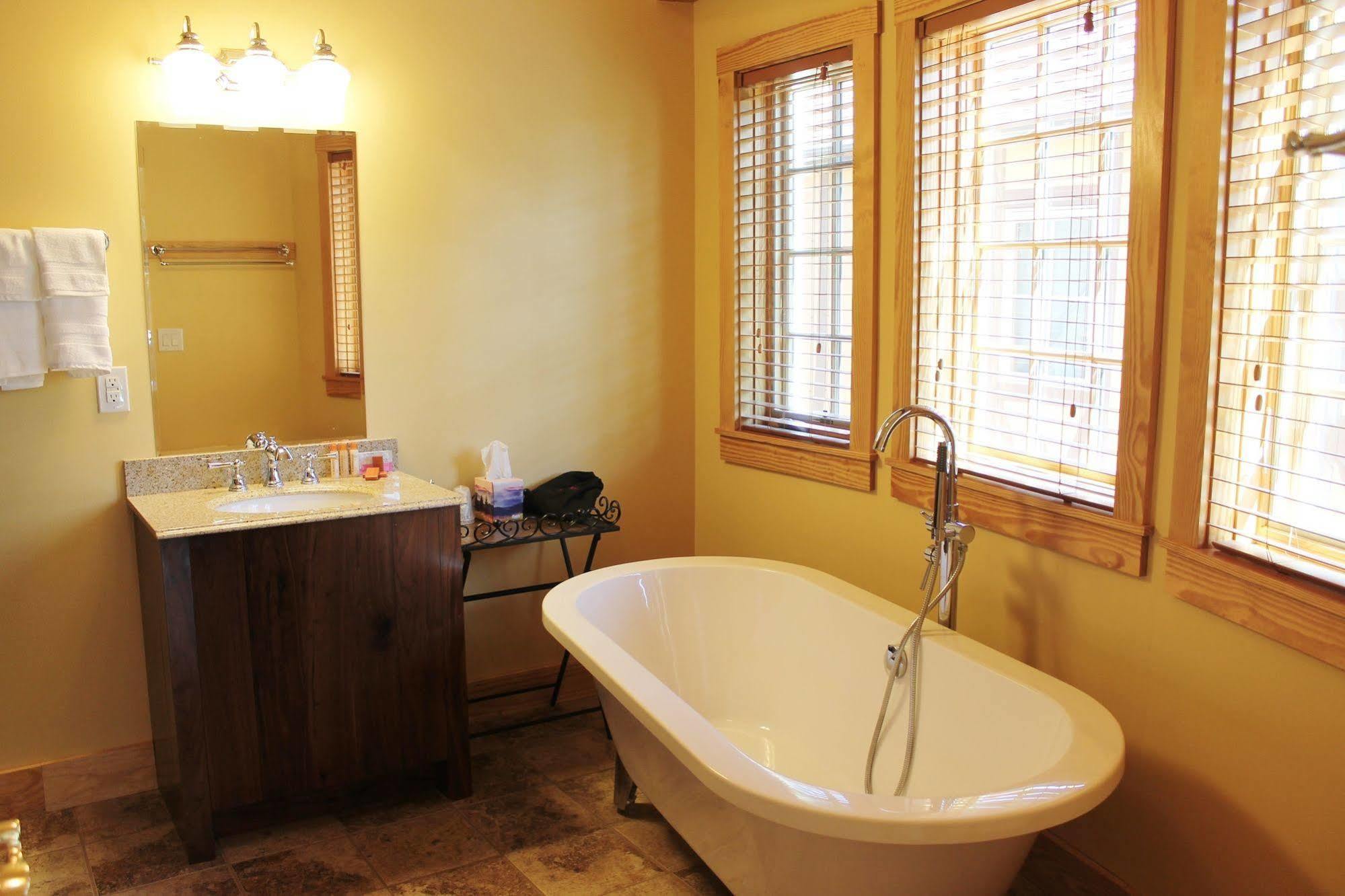 Fenton Inn Nellysford Екстериор снимка